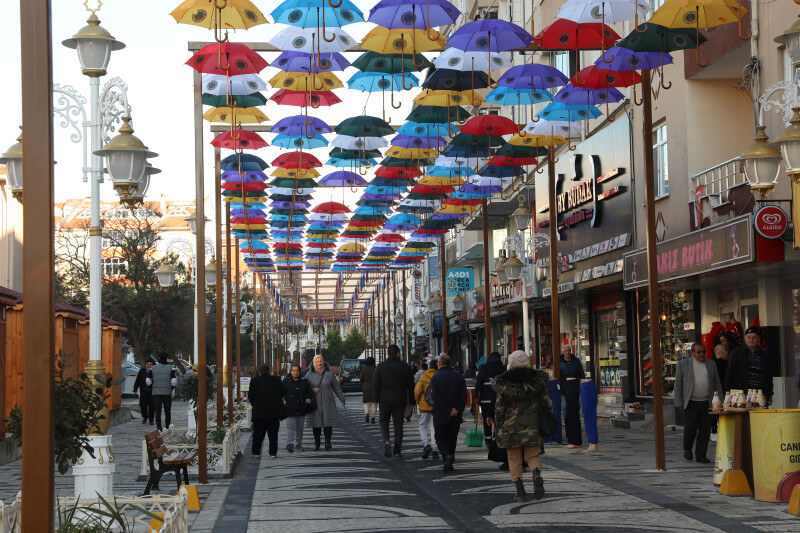 kapaklı belediyesi sokak süsleme şemsiyeleri